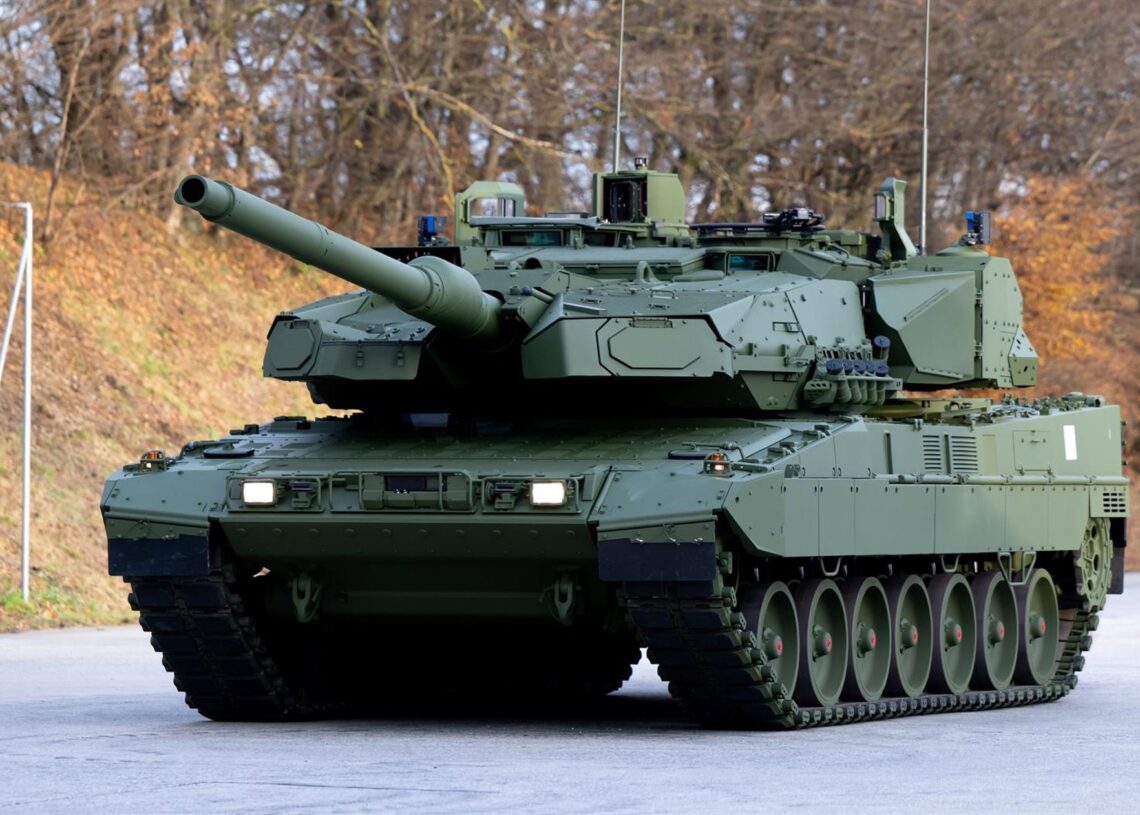 FILED - 19 November 2025, Bavaria, Munich: A Leopard 2A8 can be seen during the roll-out on the tank test track of the armaments company KNDS. The Franco-German armaments group KNDS has received 350 orders from five countries for the latest version of theSven Hoppe/dpa