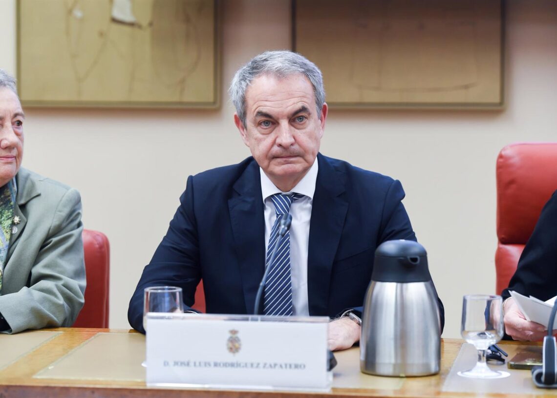 El expresidente del Gobierno José Luis Rodríguez Zapatero durante el acto de homenaje a José Enrique Serrano Martínez, a 4 de diciembre de 2025, en Madrid (España). Gustavo Valiente - Europa Press